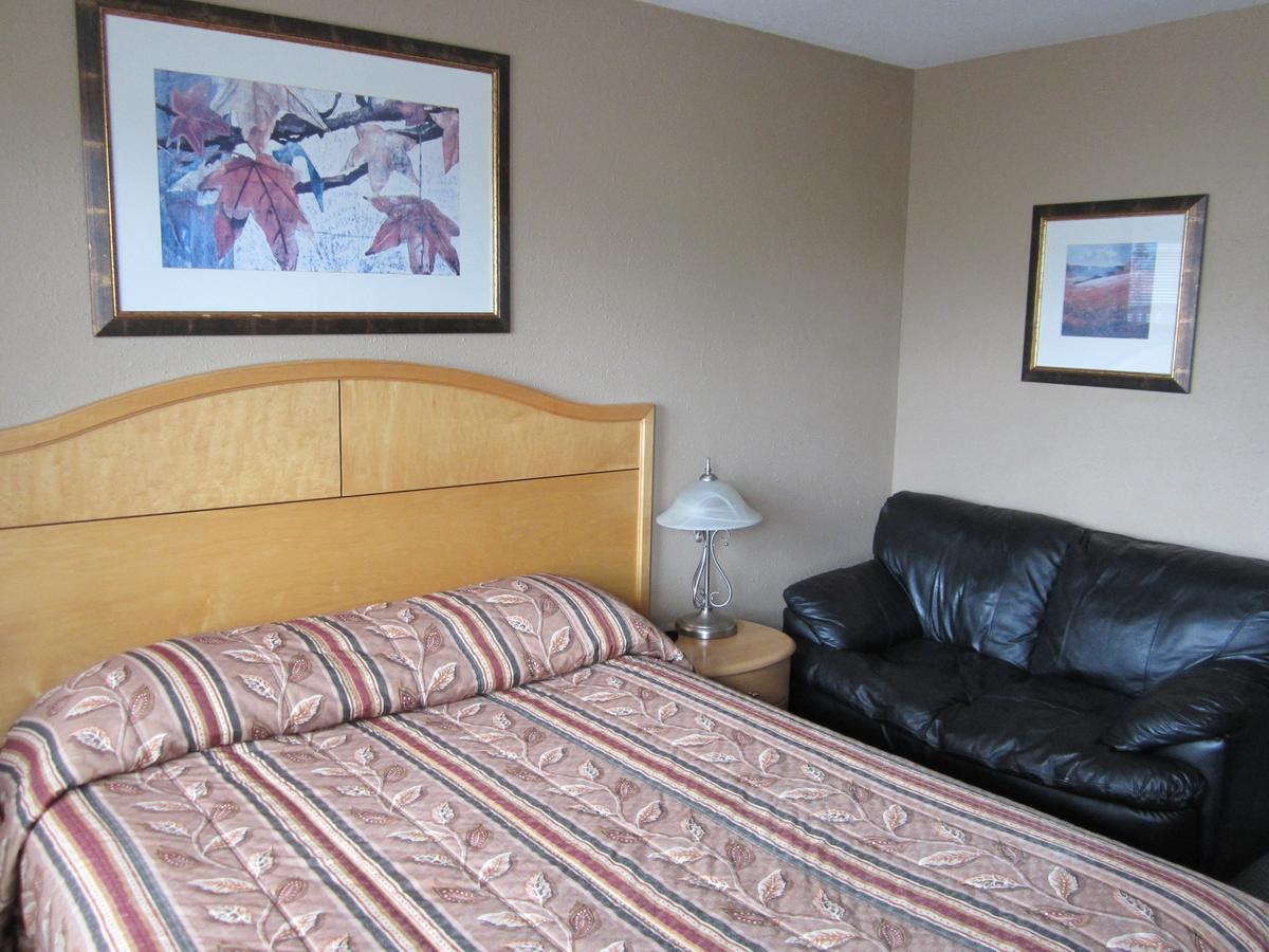 Bulkley Valley Motel New Hazelton Екстер'єр фото