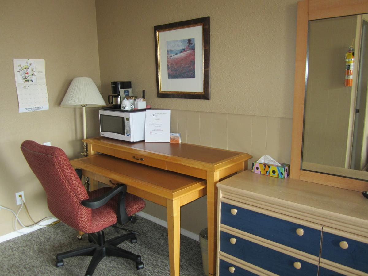 Bulkley Valley Motel New Hazelton Екстер'єр фото
