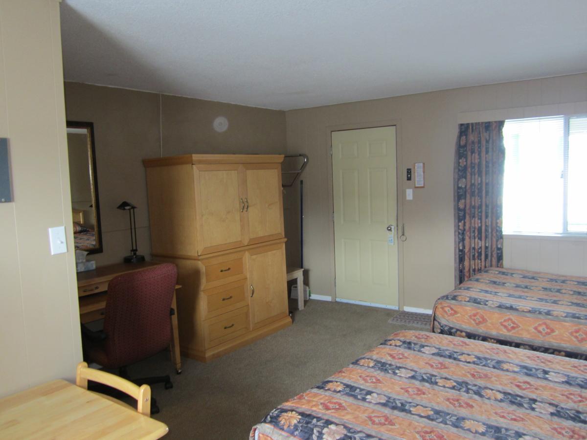 Bulkley Valley Motel New Hazelton Екстер'єр фото