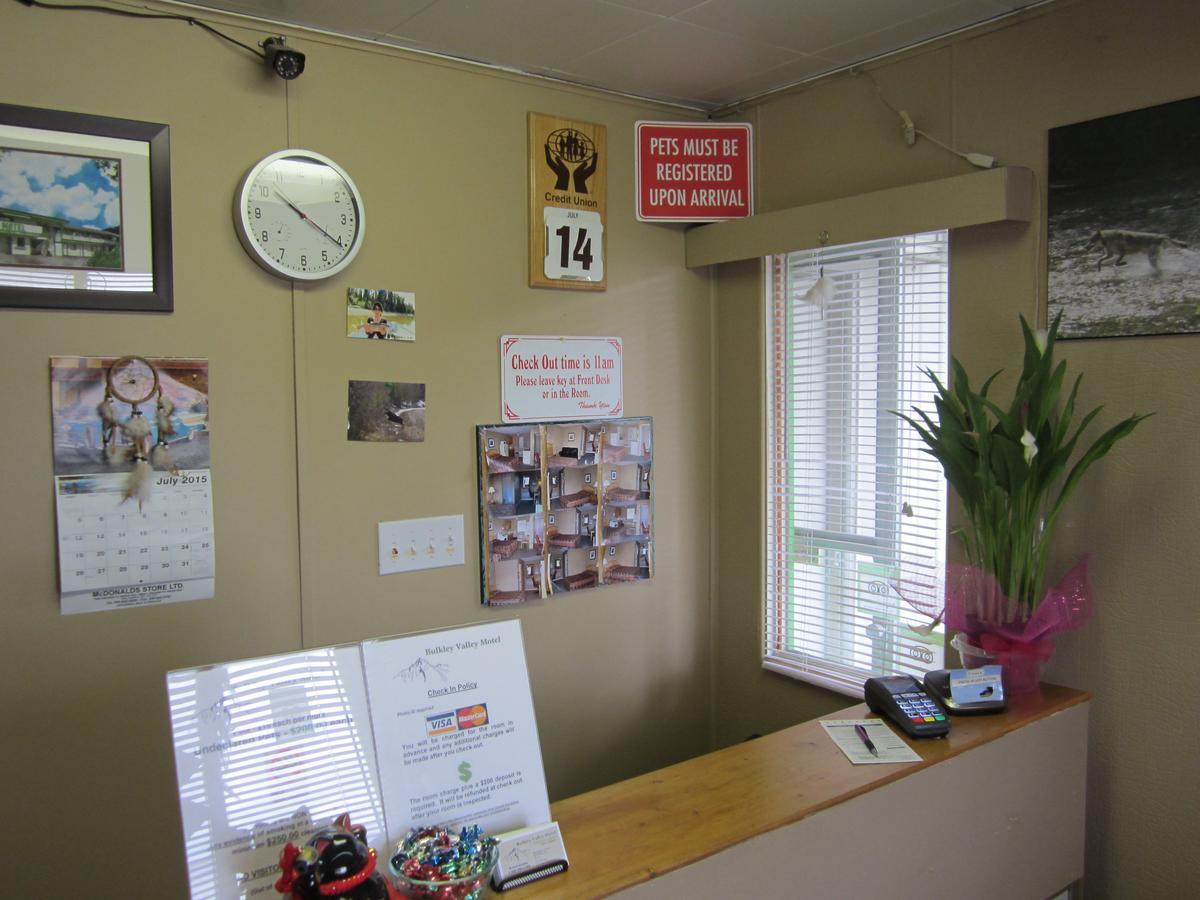 Bulkley Valley Motel New Hazelton Екстер'єр фото