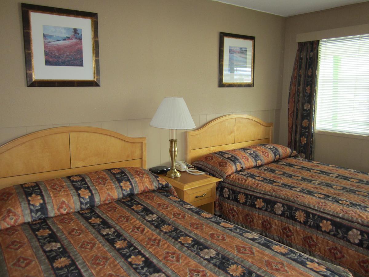 Bulkley Valley Motel New Hazelton Екстер'єр фото
