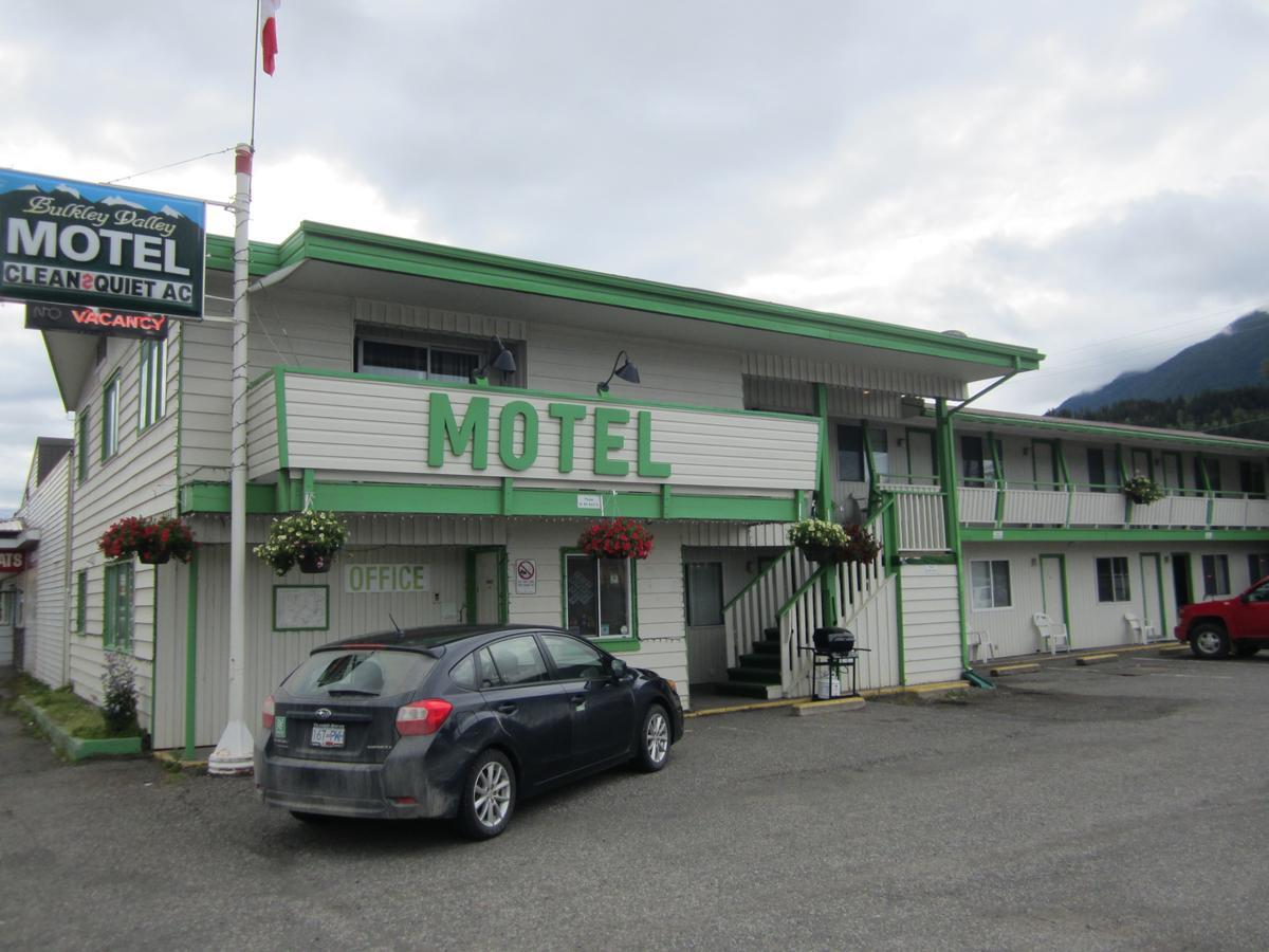 Bulkley Valley Motel New Hazelton Екстер'єр фото