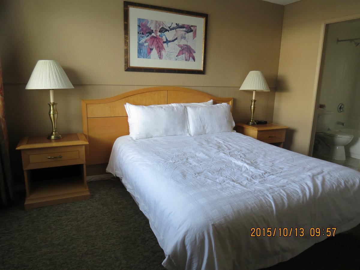 Bulkley Valley Motel New Hazelton Екстер'єр фото